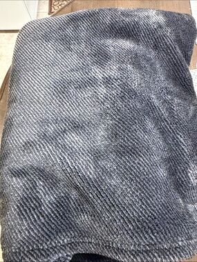 Life Comfort Black Throw